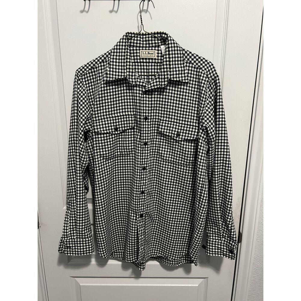 LL Bean black and white Men's heavy long sleeve size large